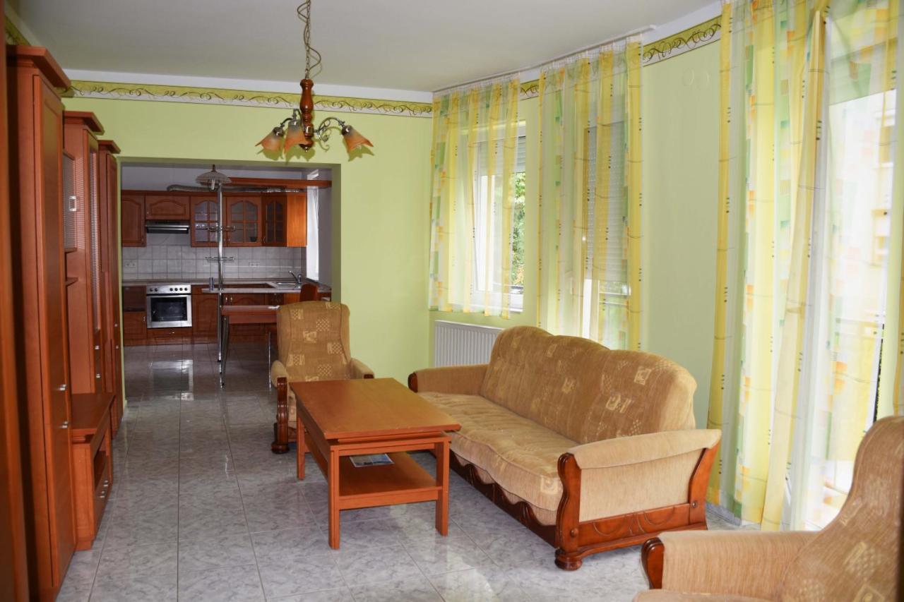 Pilikan Apartments לנטי מראה חיצוני תמונה